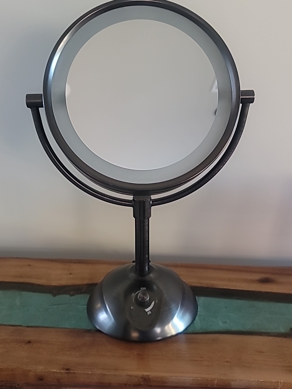 Lighted Mirror - Picture 2 of 11